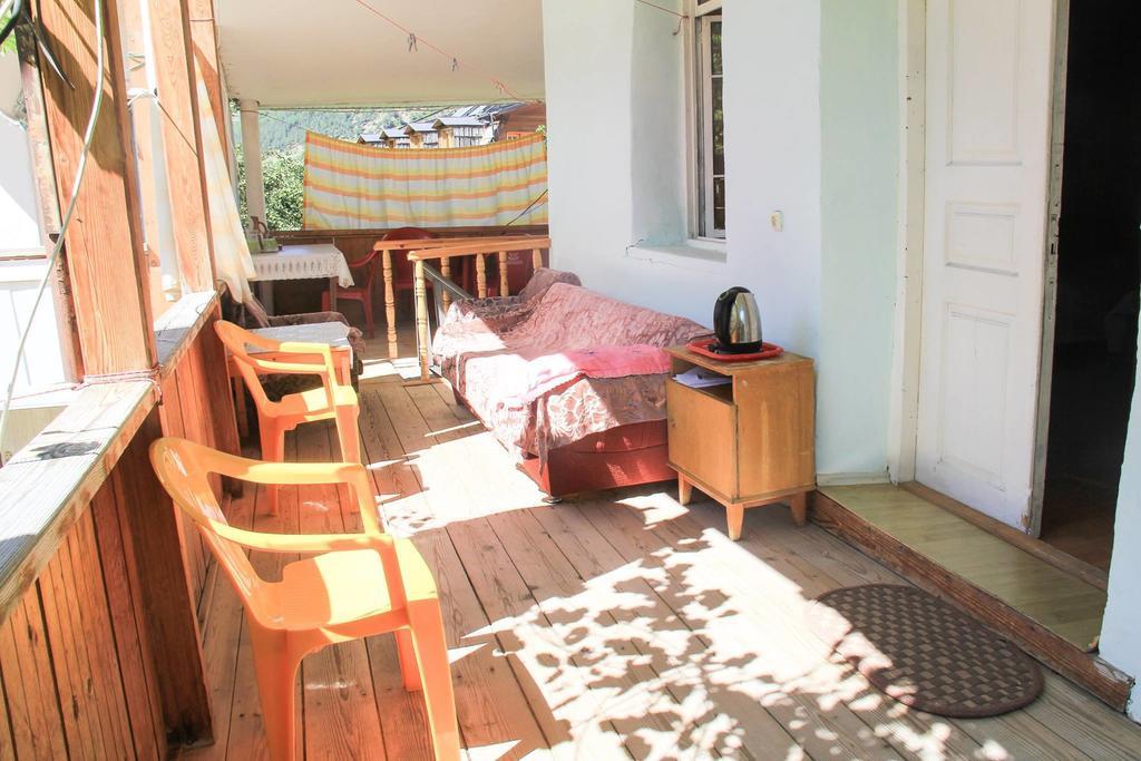 Dodo Japaridze Guesthouse Mestia Exteriör bild